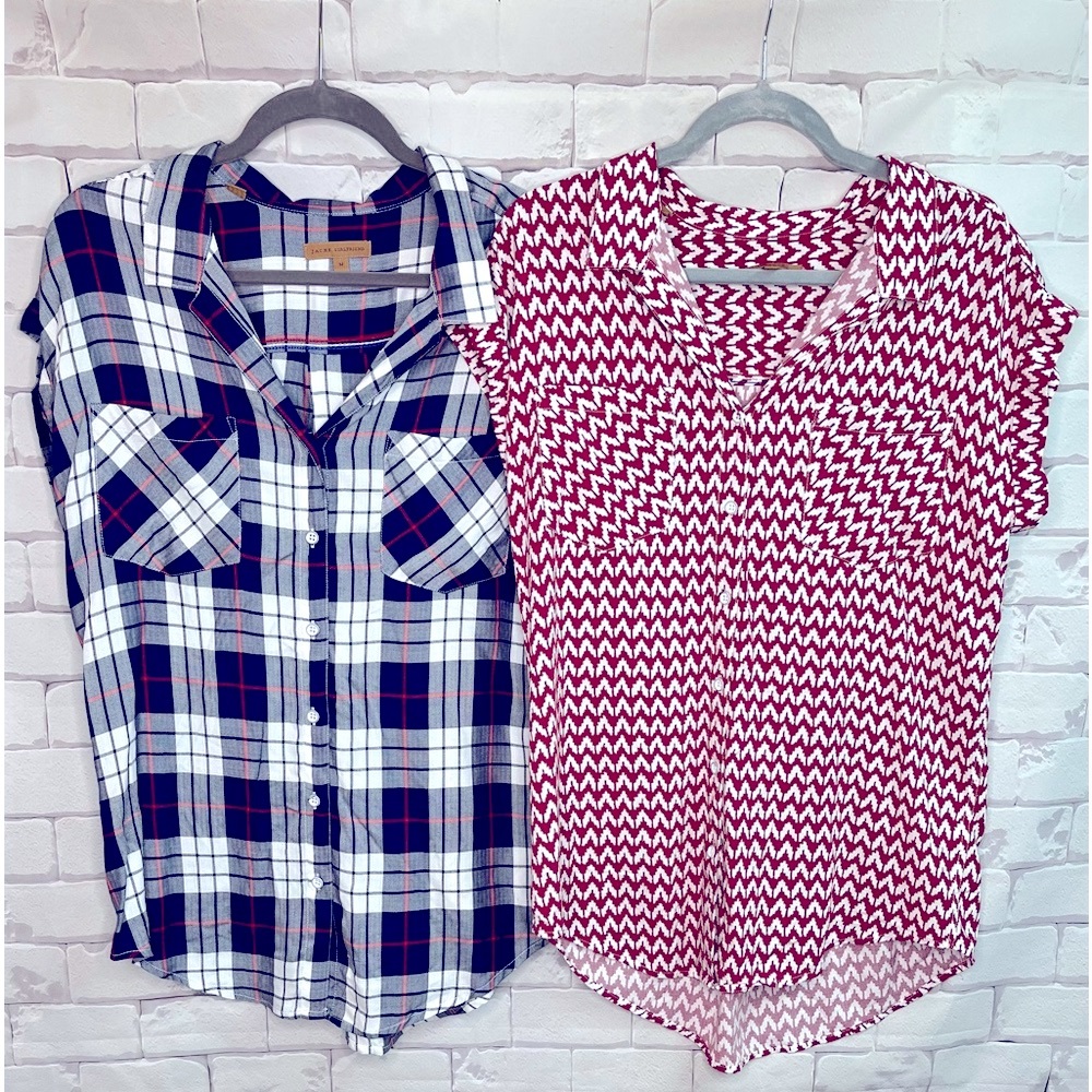 Bundle of 2 Jachs Girlfriend cap sleeve button up shirts. Size medium
